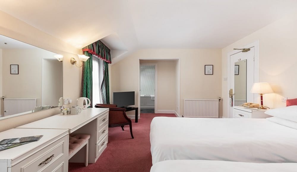 Fernhill Hotel 7/48