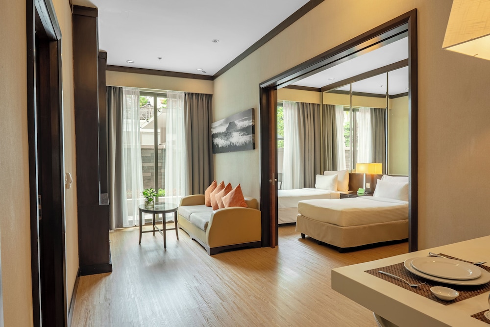 Micasa All Suite Hotel 8/44