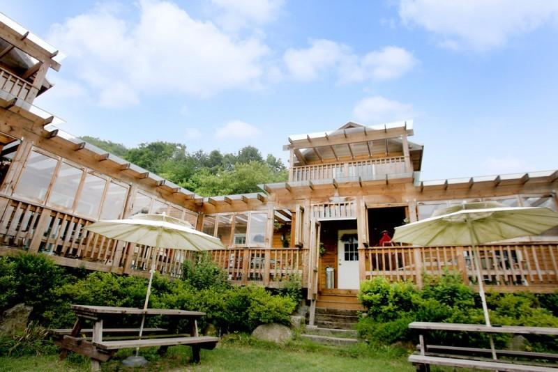 Yangpyeong Familiar Hill Pension 2/18