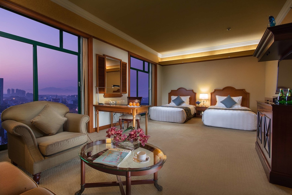 Hotel Indigo Shenzhen Overseas Chinese Town an IHG Hotel 36/78