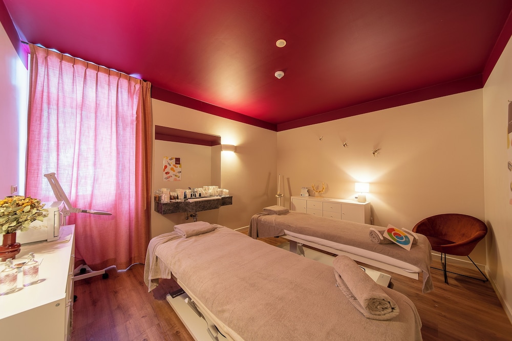 Koener Hotel and Spa 25/50