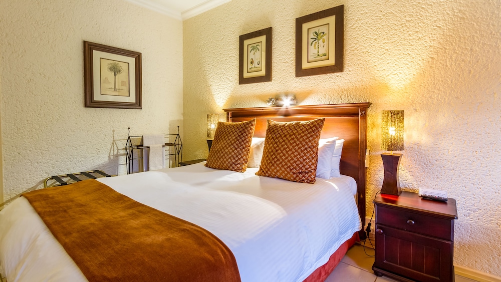 Standard, Double Bed, Garden View, Pool Side