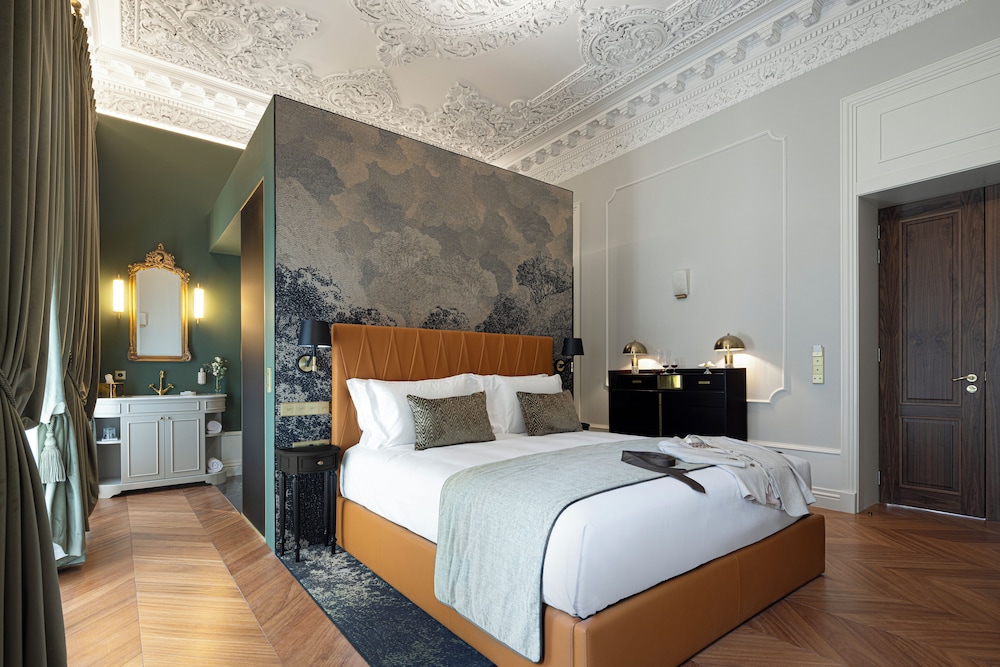 Palace, Premium, King Bed