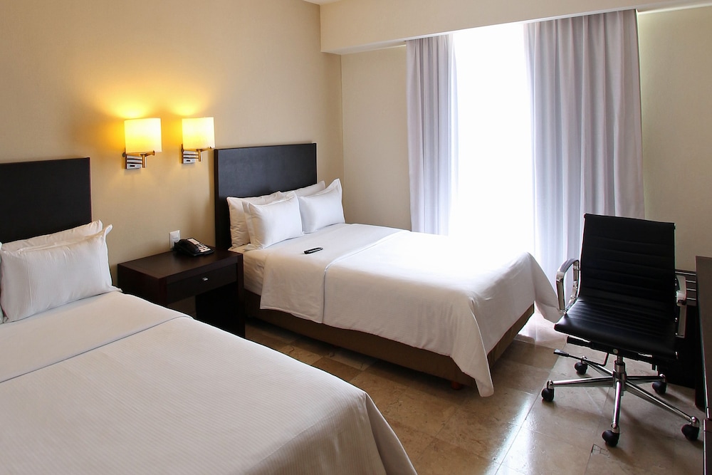 Fiesta Inn Coatzacoalcos 12/52
