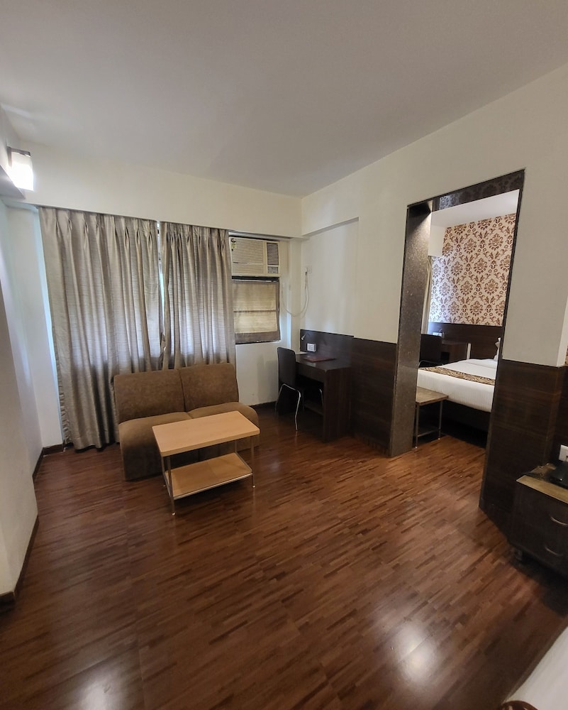 HOTEL MAHARANA INN 32/50