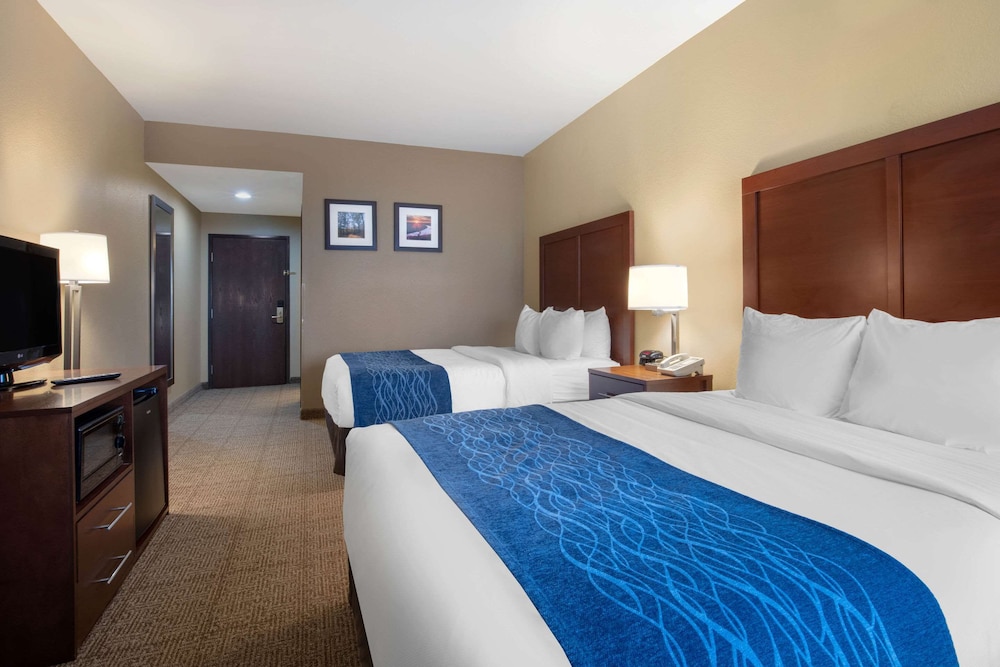 Comfort Inn Willow Springs 7/31