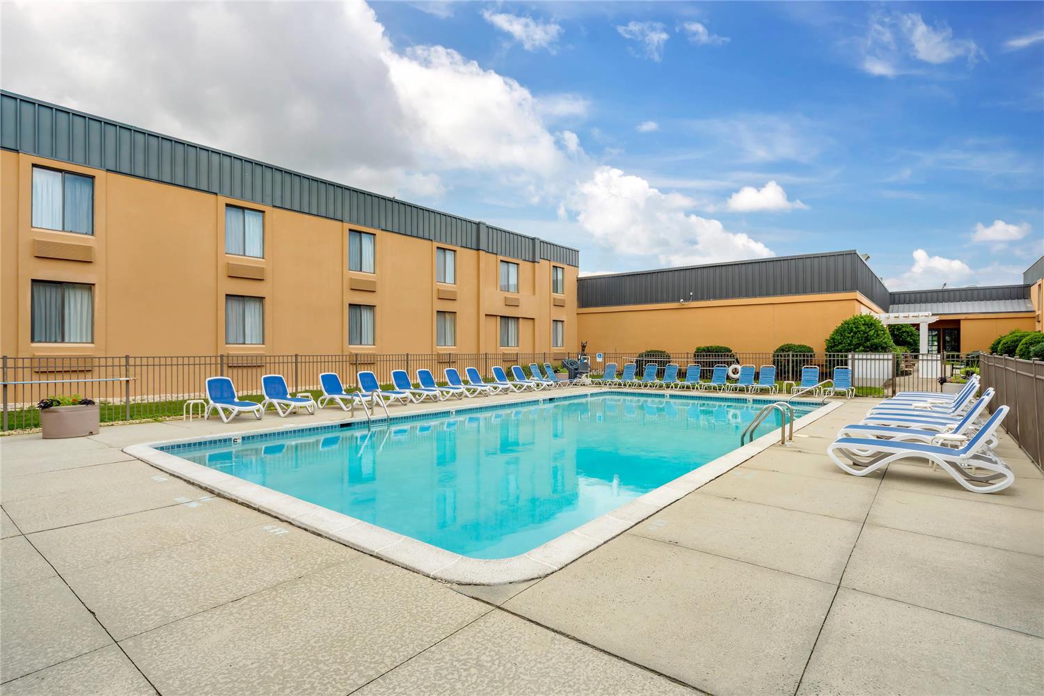Clarion Hotel & Conference Center Toms River 12/12
