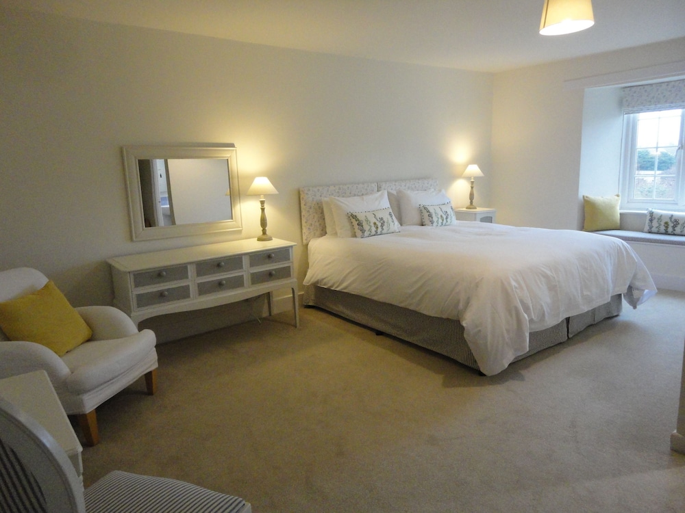 The Heritage Bed & Breakfast 11/26
