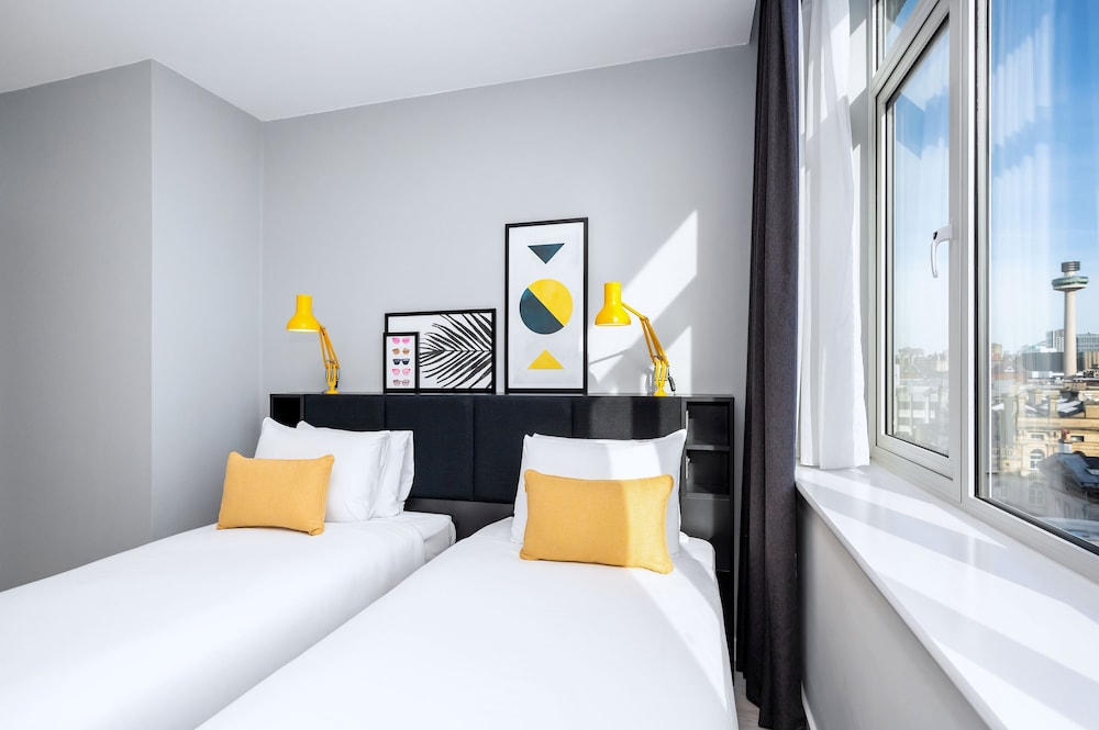 2 BEDROOMS, APARTMENT, TWIN BEDS