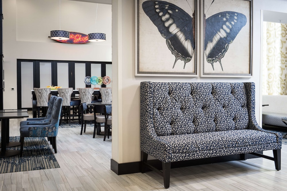 Hampton Inn & Suites La Crosse/Downtown 48/63