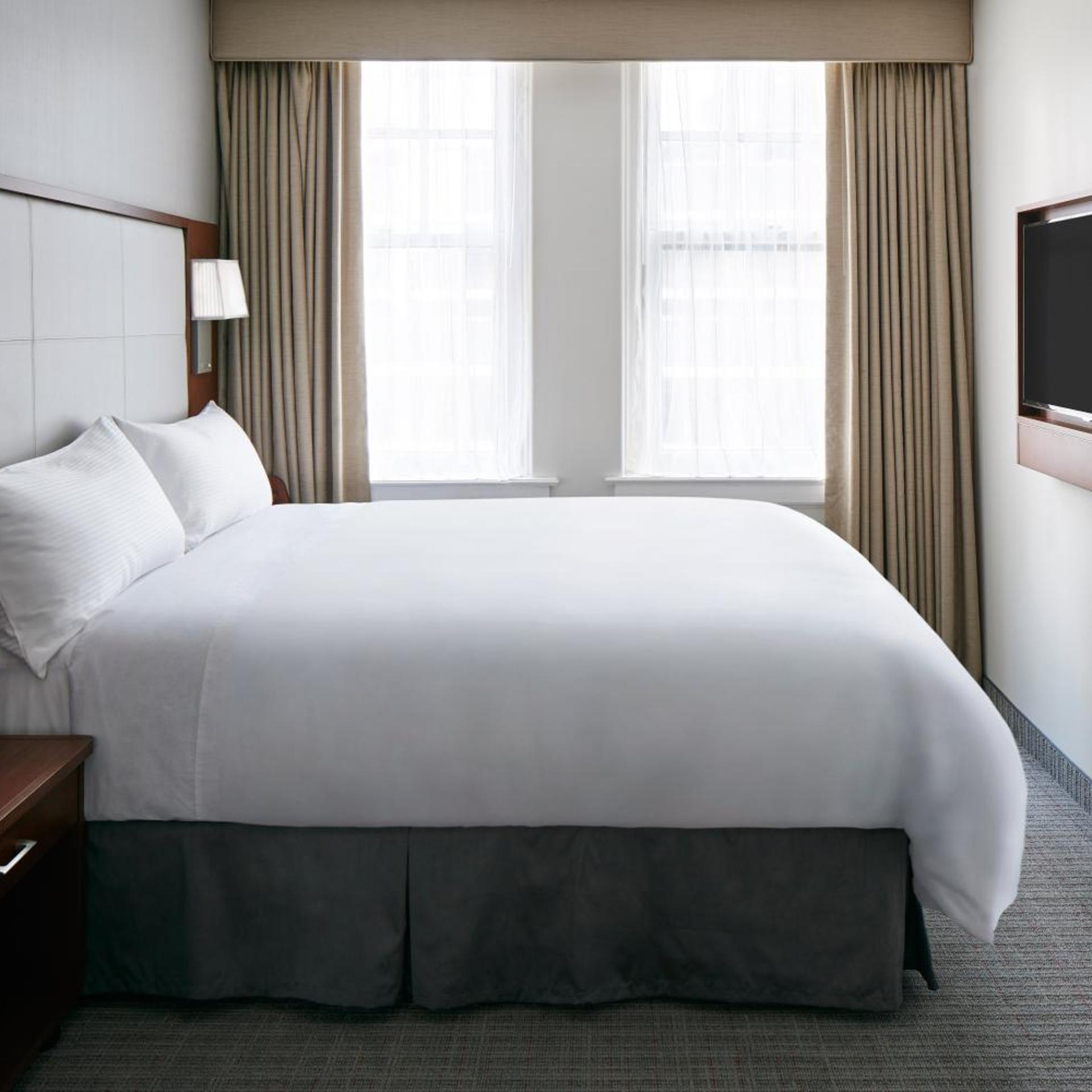 Room, Queen Bed, Small