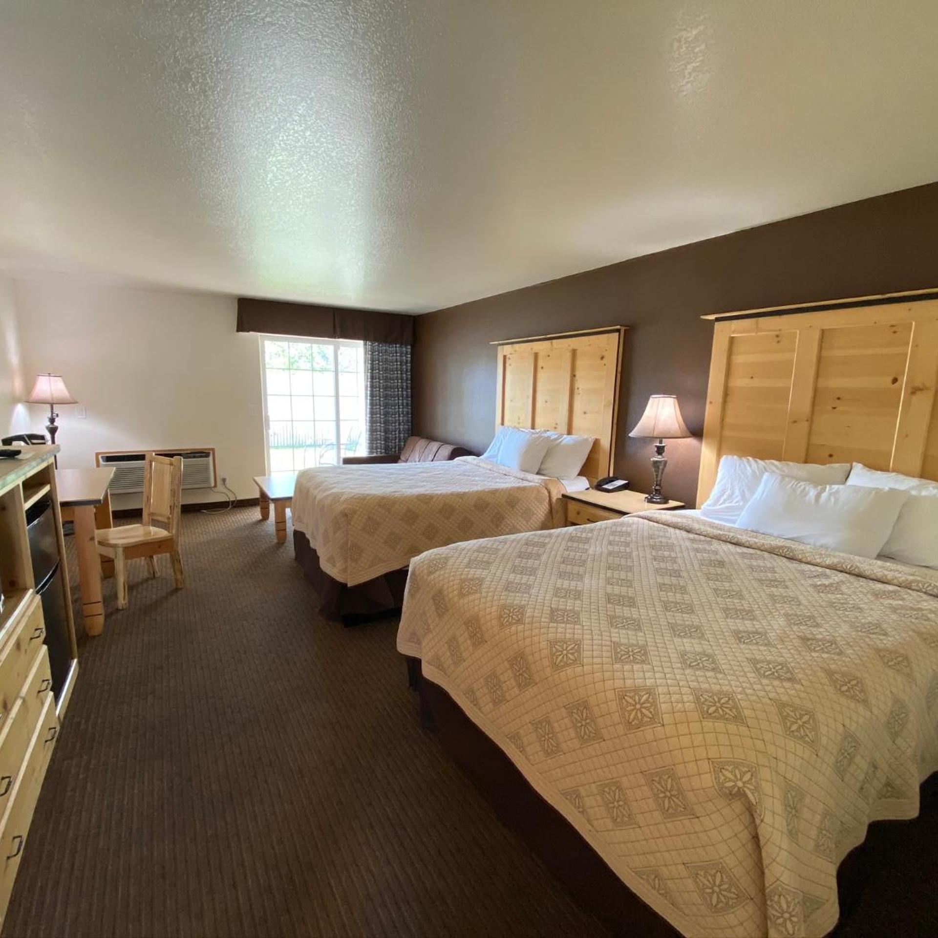 Sisters Inn & Suites 5/15