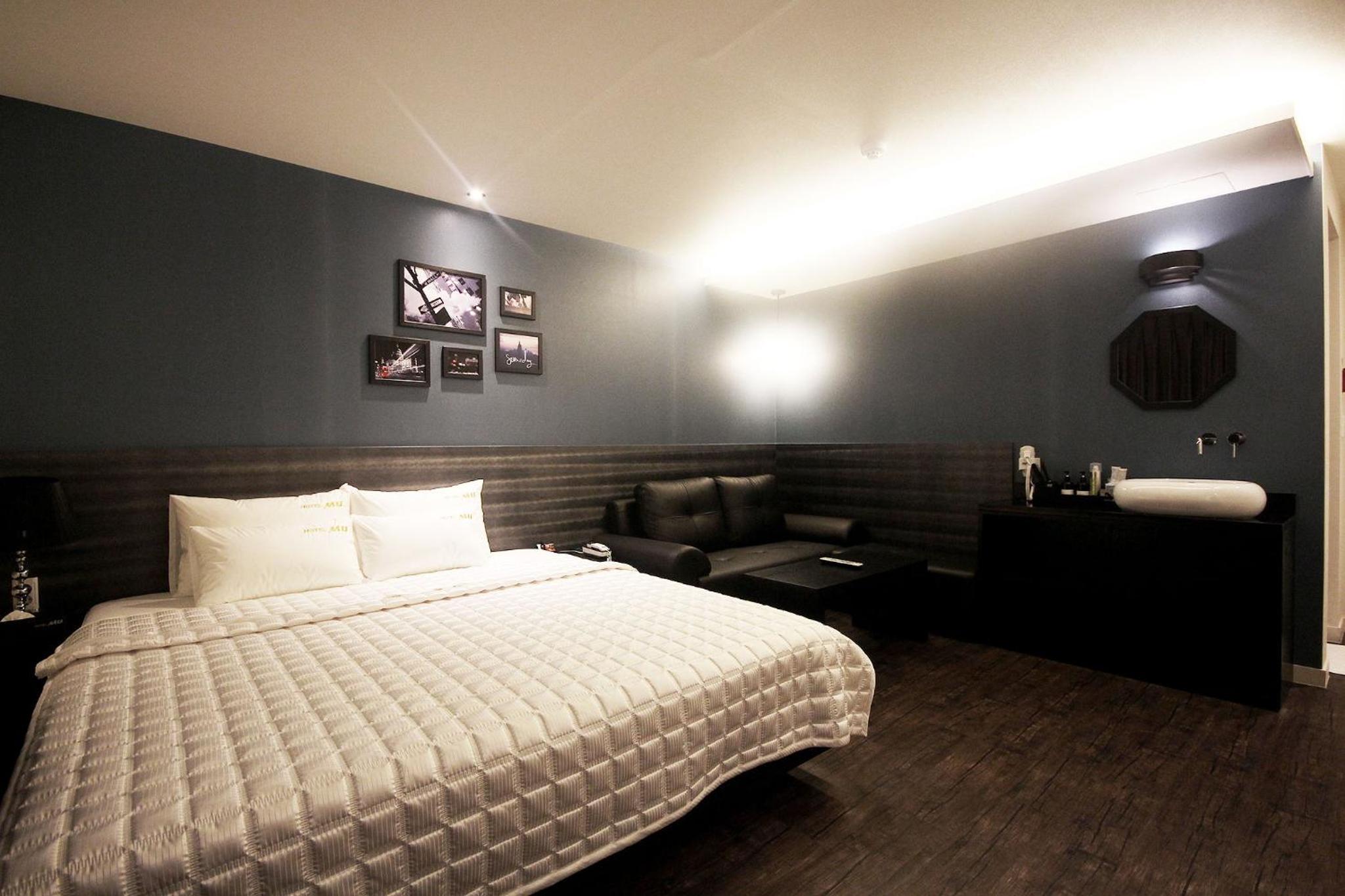 Deluxe, Double Bed