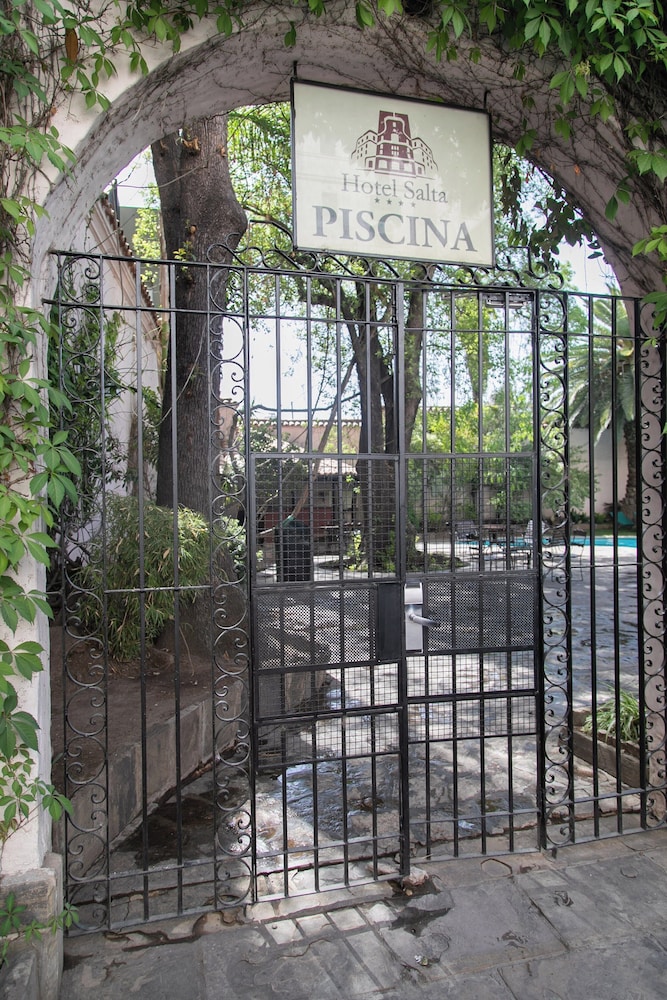 Salta Hotel 4/50