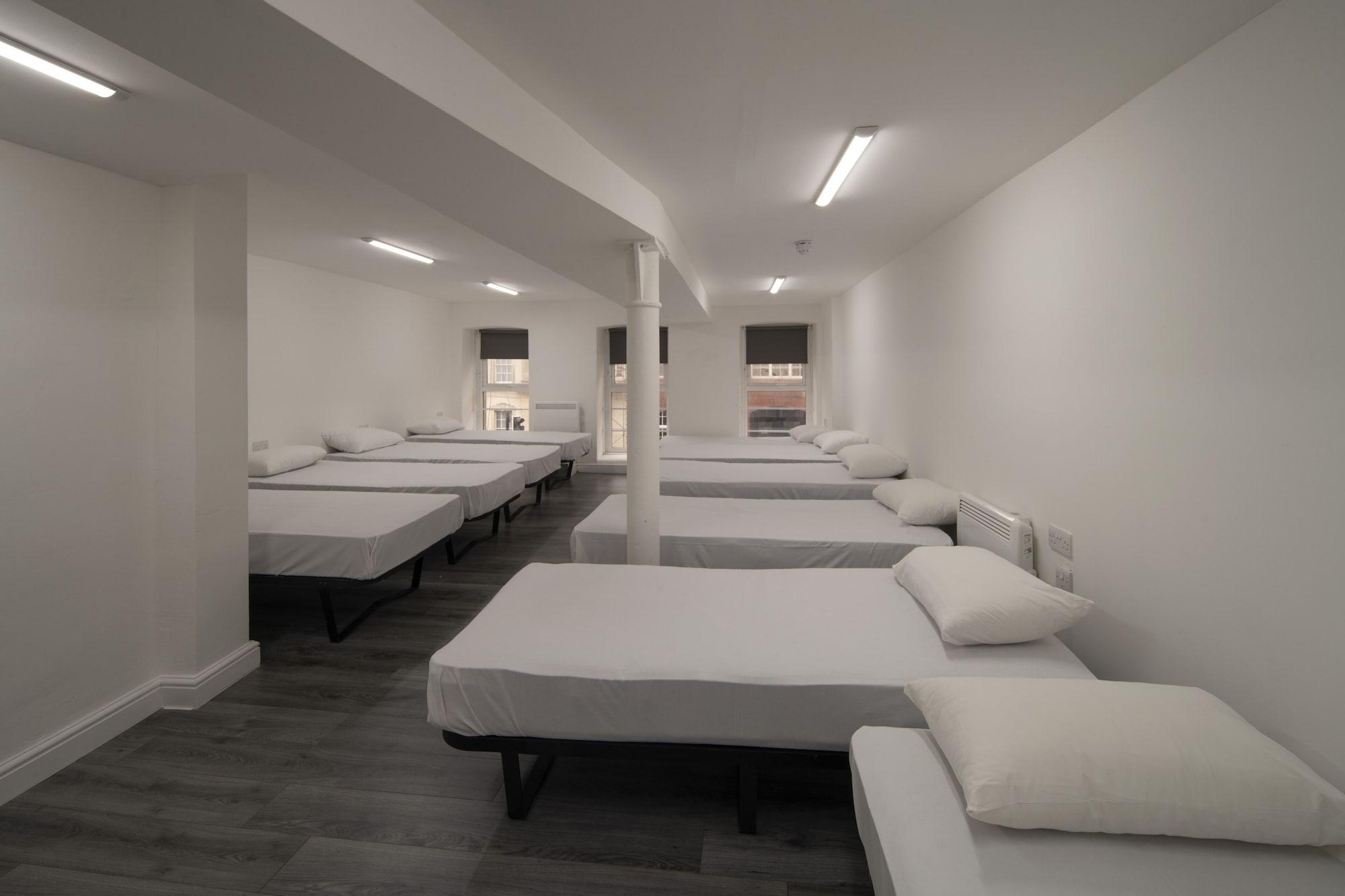 OYO Harbourside Hostel Bristol 34/39