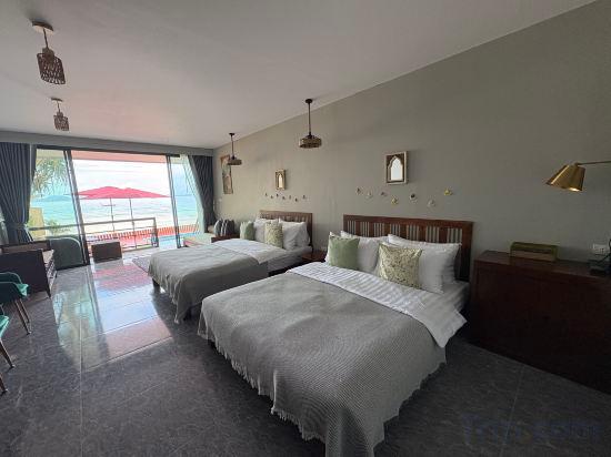 Room, Beach Front, with Pool