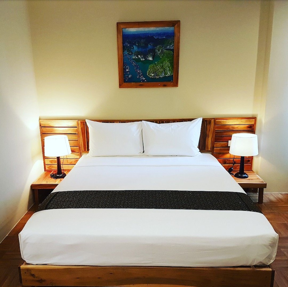 Golden Daisy Hotel 42/68