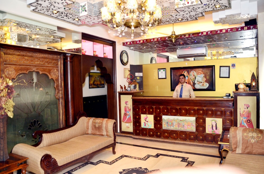 Lobby at Rajputana Haveli, JAIPUR
