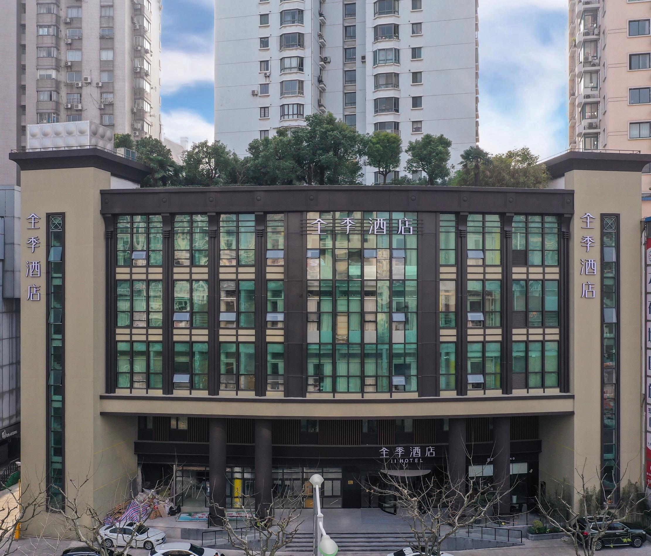 JI Hotel (Shanghai Wuning Road Subway Station) 3/40