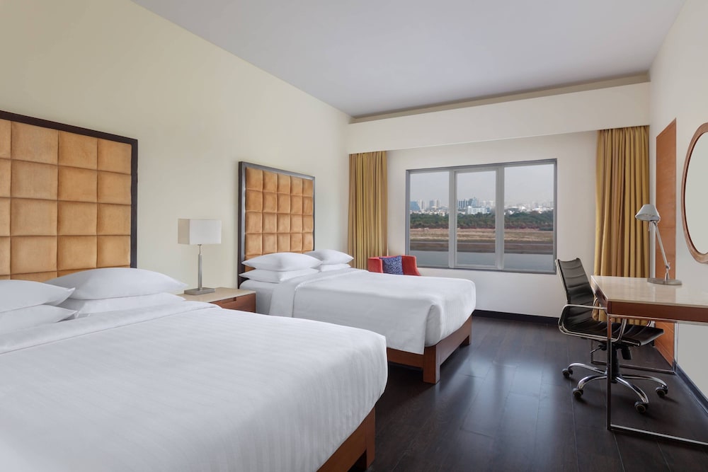 Surat Marriott Hotel 13/55