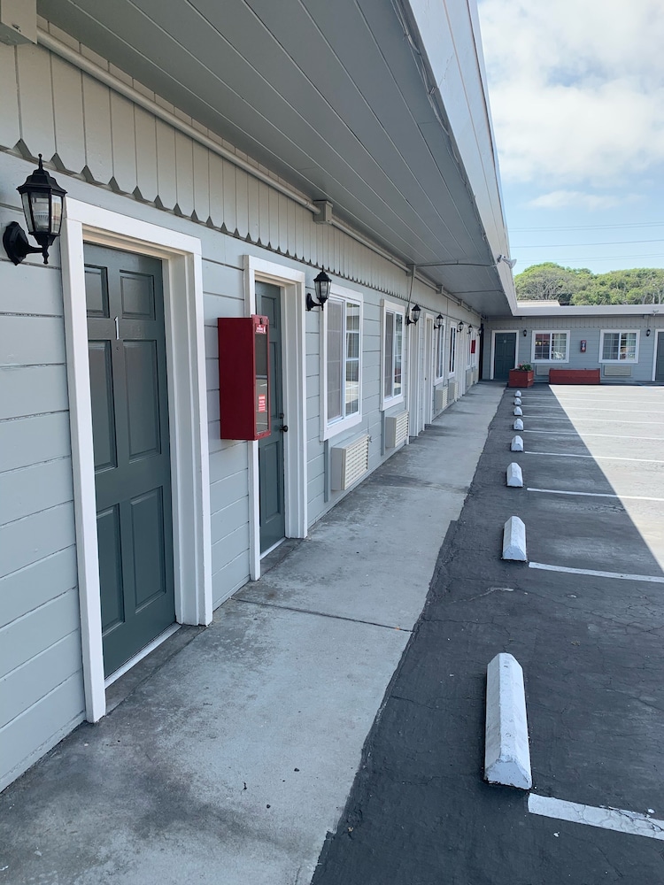 The Fremont Inn (ex Candle Bay Inn) 8/62