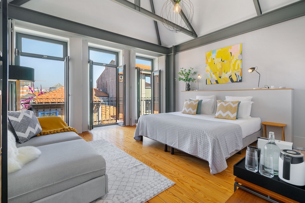 DELUXE, DOUBLE BED