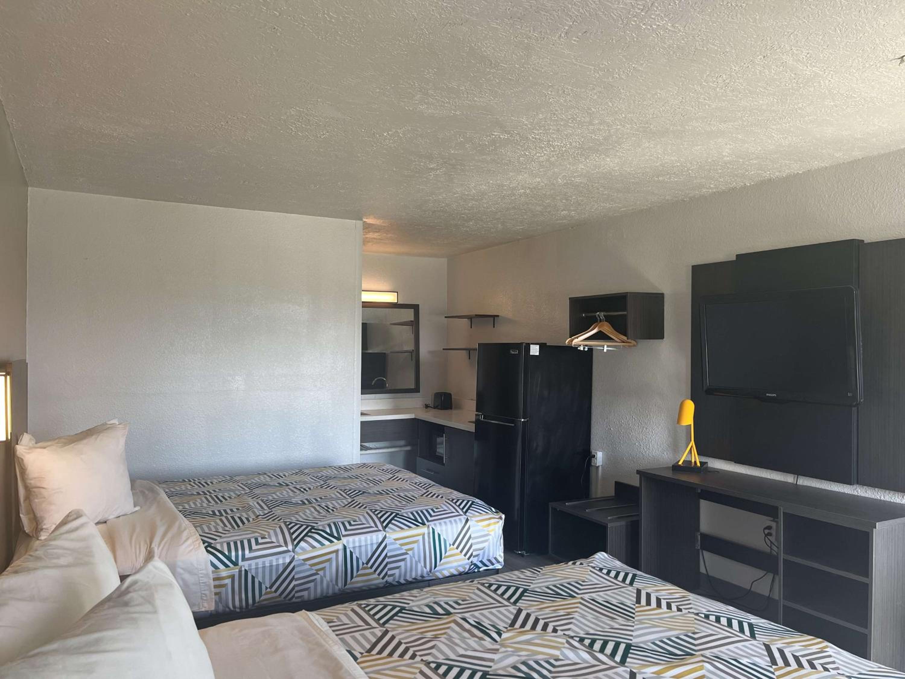 غرفة بسريرين كوين لذوي الإعاقة، Studio6 Lake Jackson, TX 2/3
