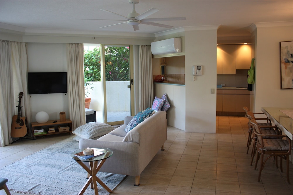 Contessa Condominiums 28/50