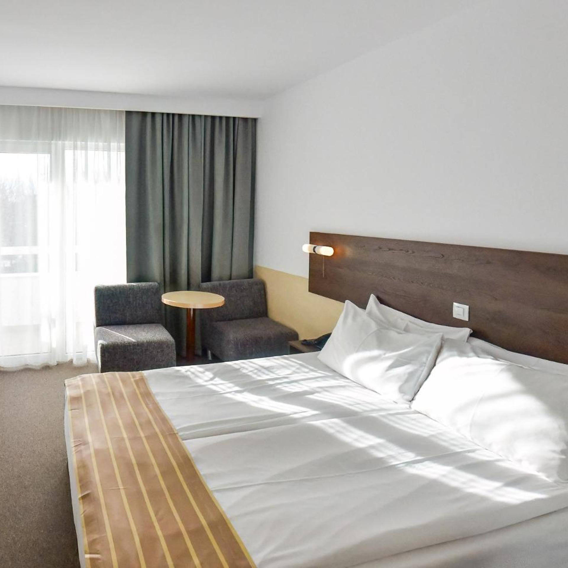 Room, Double Bed, Jumeira Building
