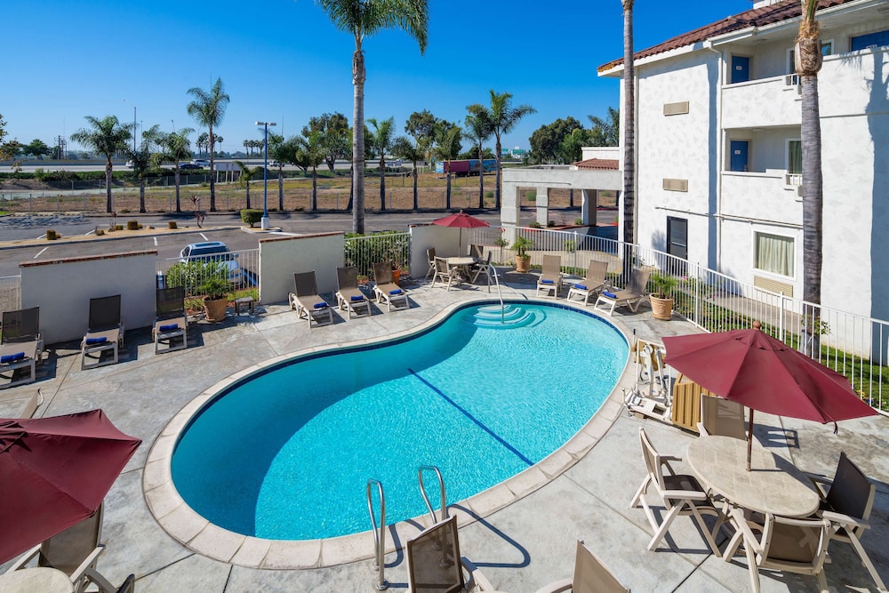 Motel6 Ventura, CA - South 51/61