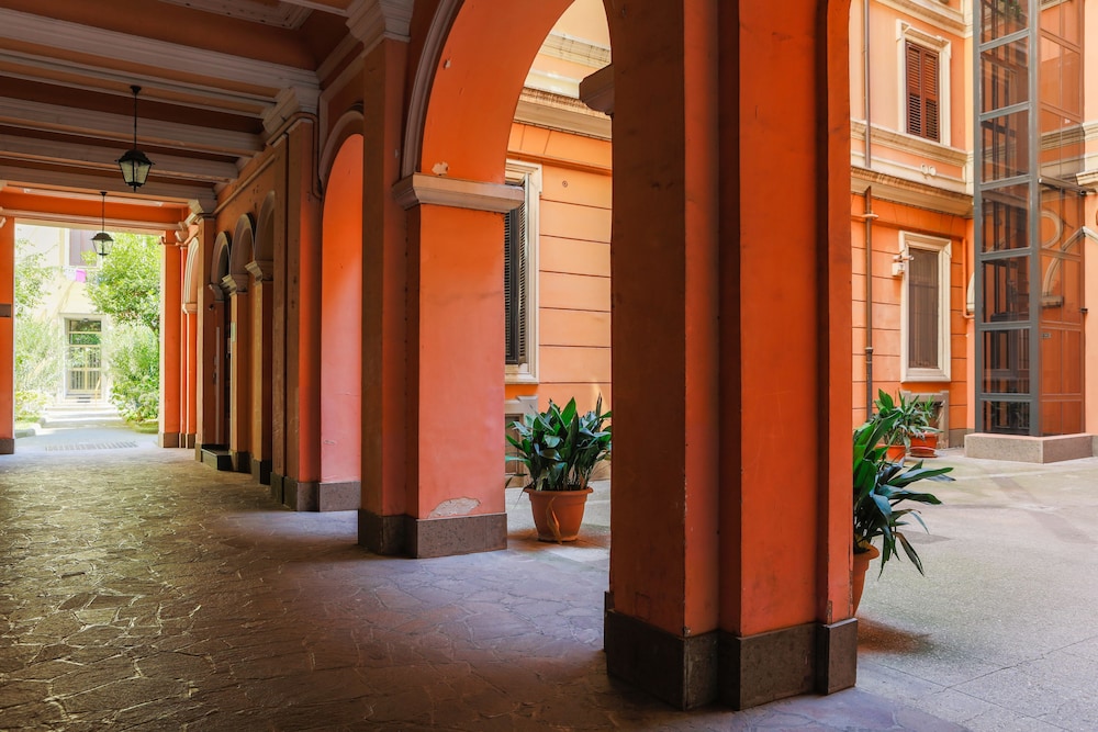 Roman Holidays 5/66