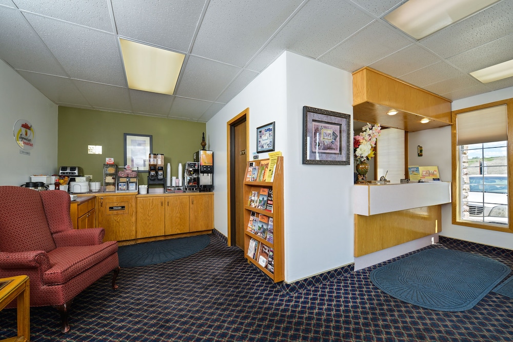 Super 8 by Wyndham Minot Airport 6/21