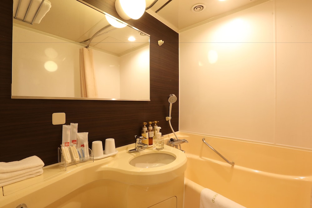 Osaka Tokyu REI Hotel 50/50