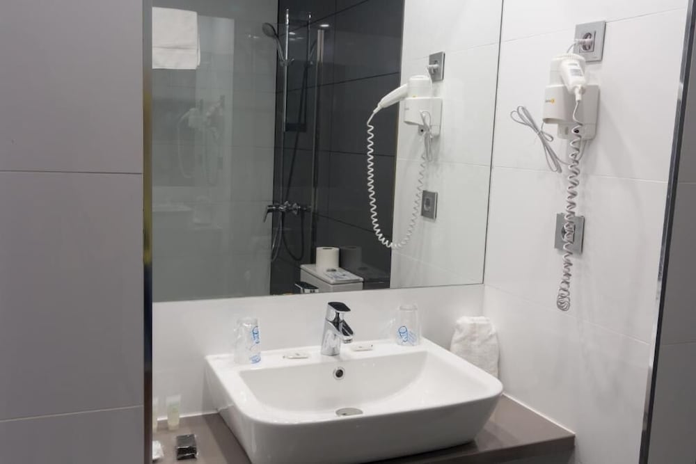 Ona Marbella Inn 39/40