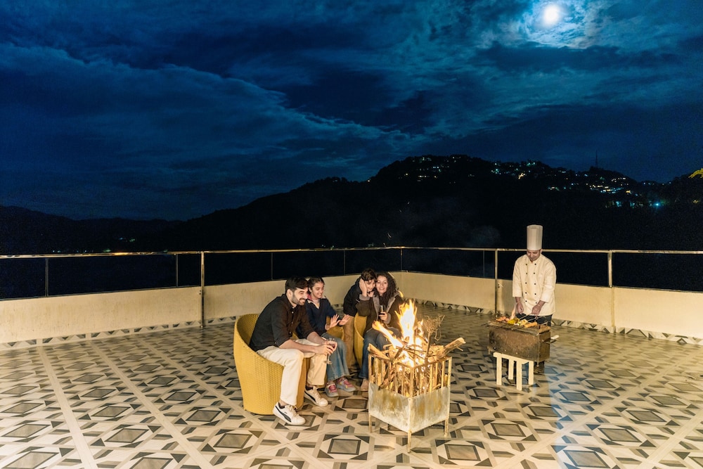 Country Inn Premier Pacific Mall Road Mussoorie 51/60