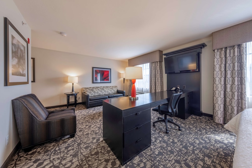 Hampton Inn And Suites Dupont 44/46