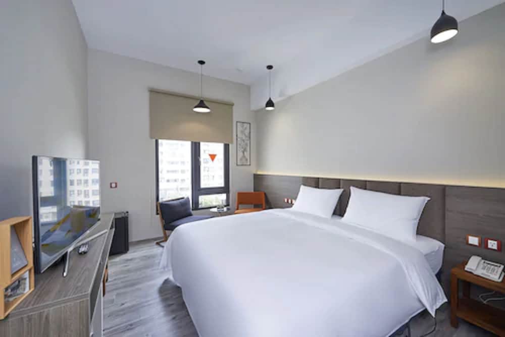 Z Hotel 10/59