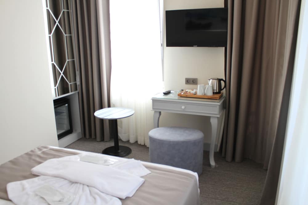 Triada Otel 15/76