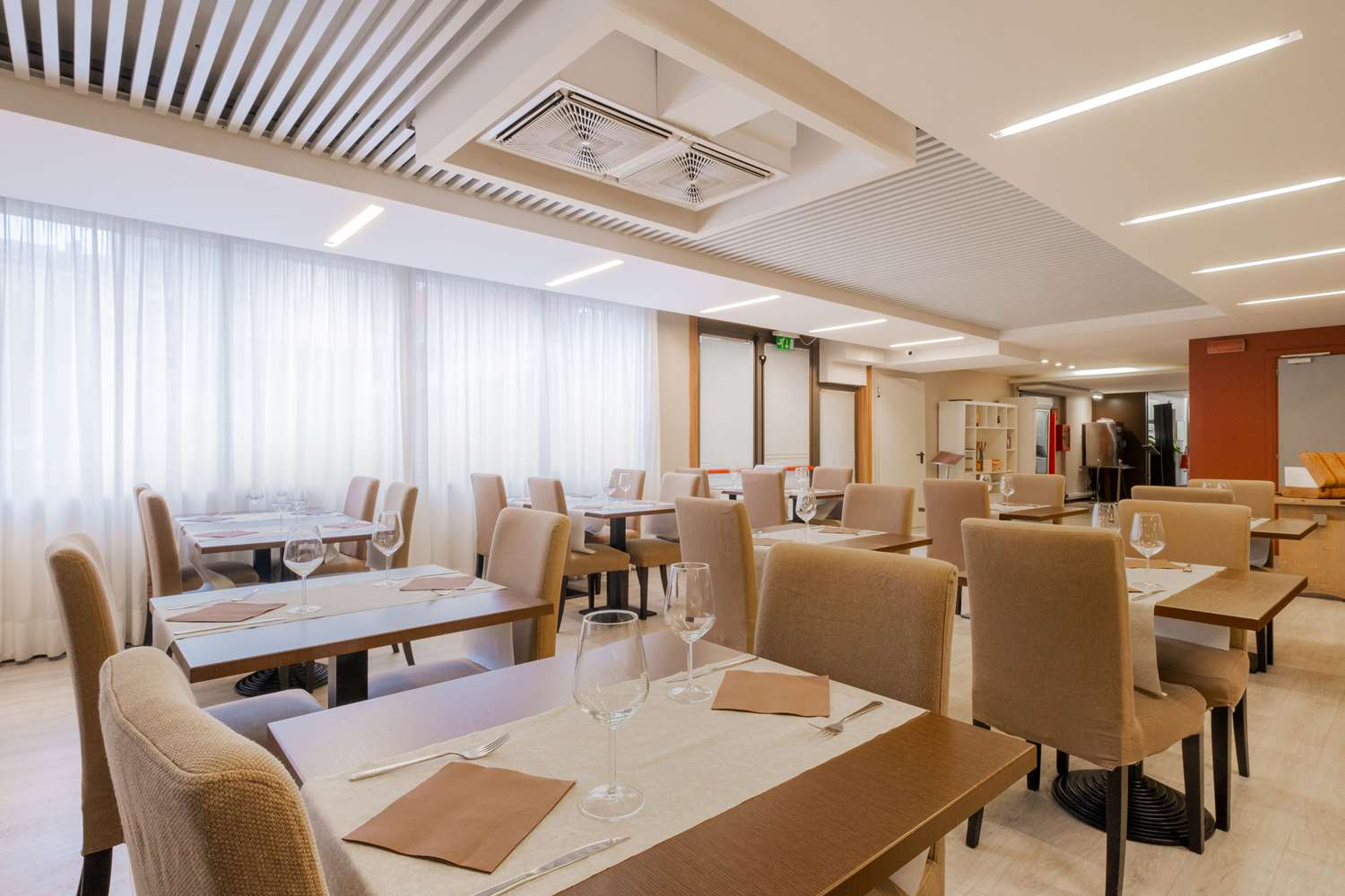 restaurant cafeteria