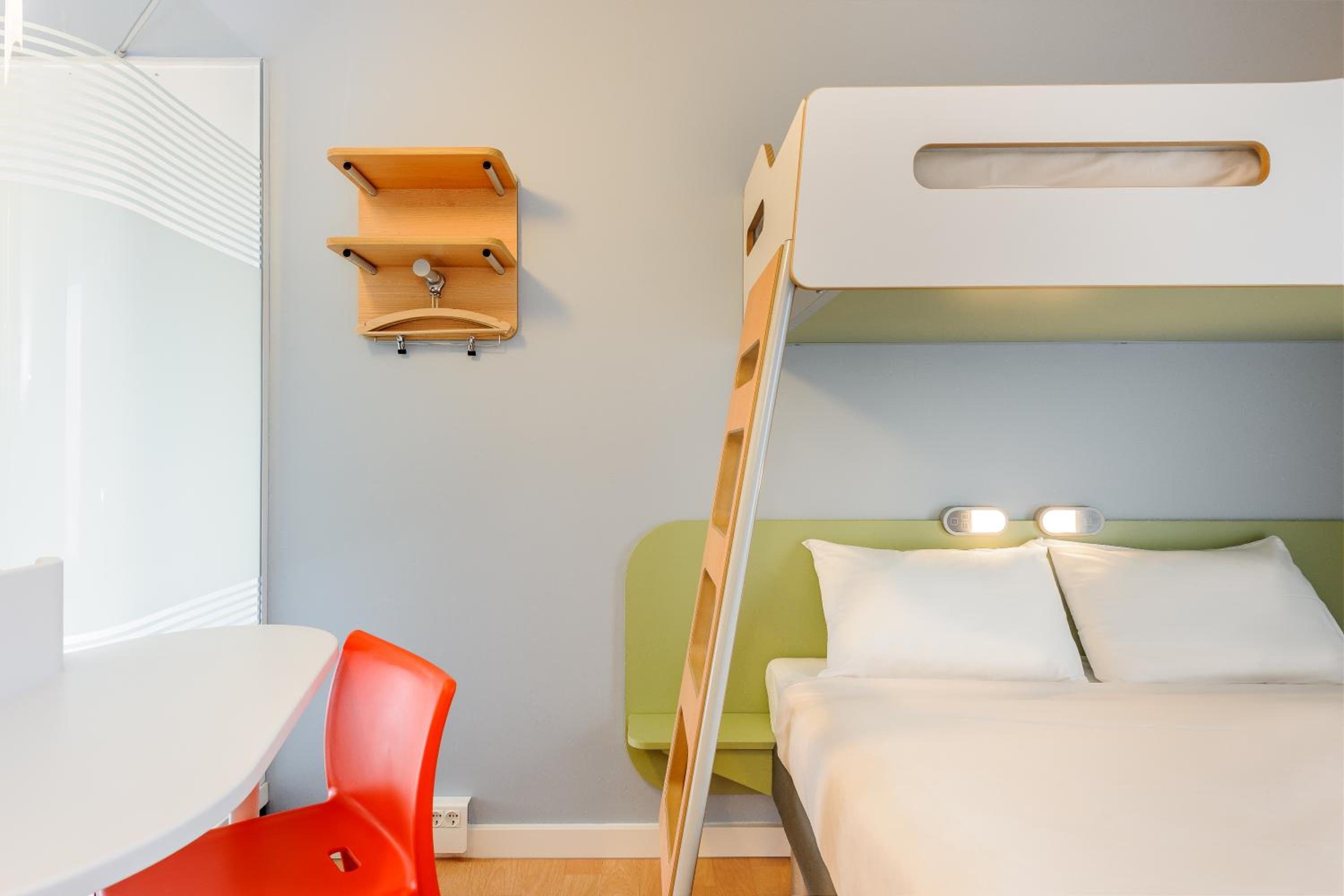 Standard, Bunk Bed