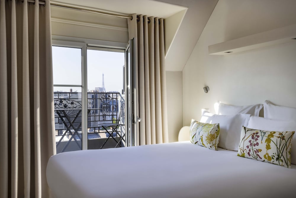 PRESTIGE, EIFFEL VIEW, BALCONY VIEW