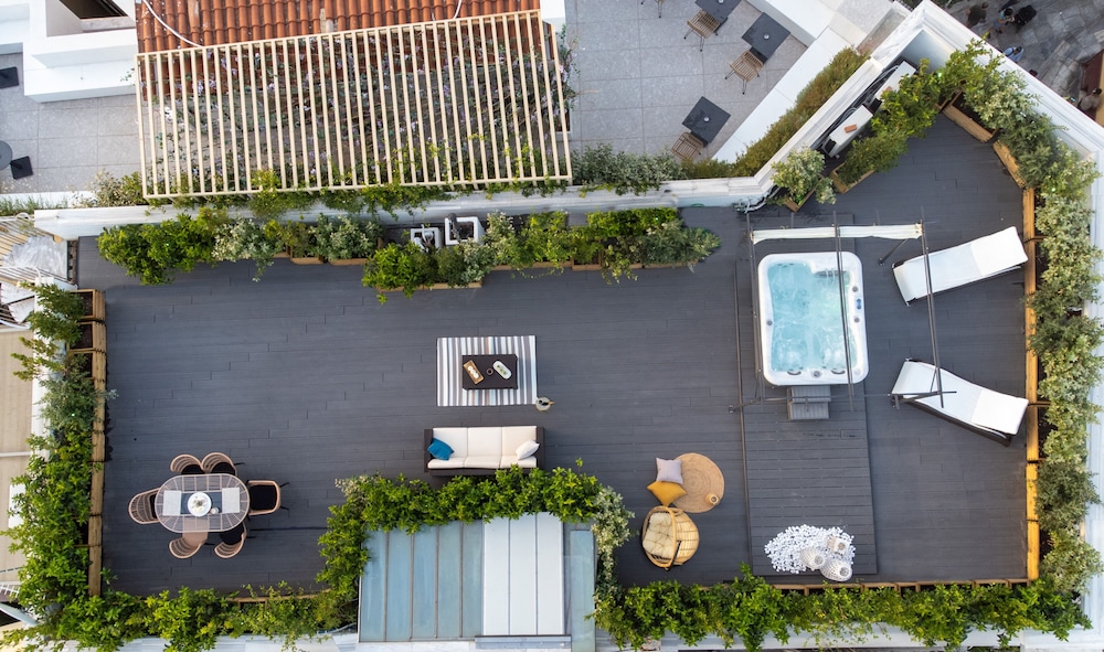 Plaka Arch Suites 3/41