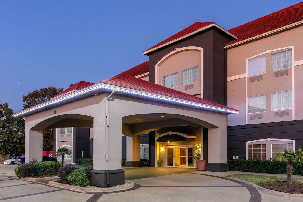 La Quinta Inn & Suites by Wyndham I-20 Longview South 1/43