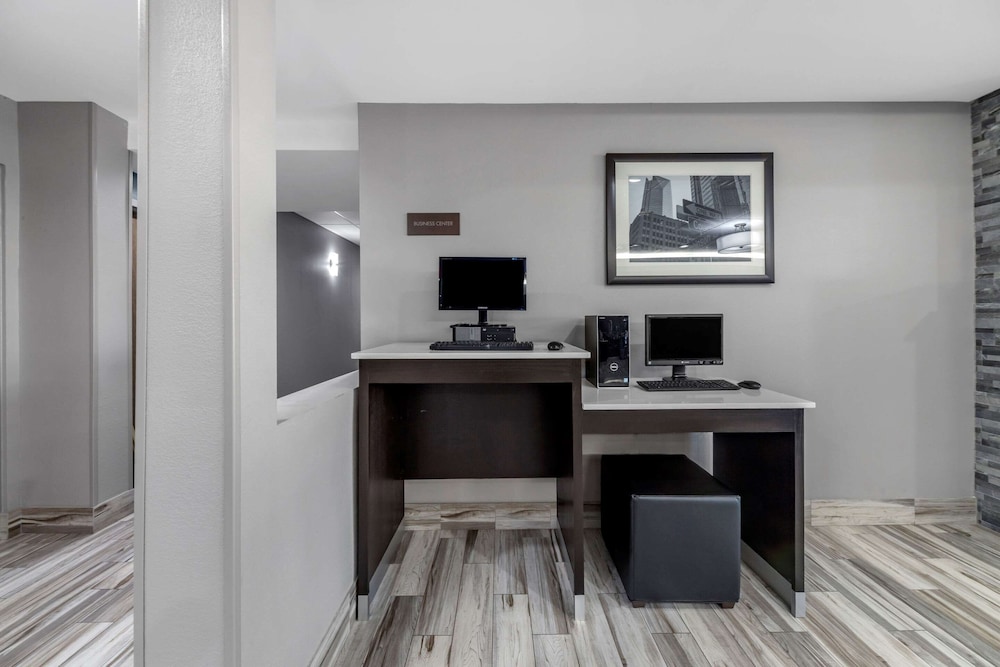 Garner Hotel Oklahoma City Quail Springs by IHG 58/71