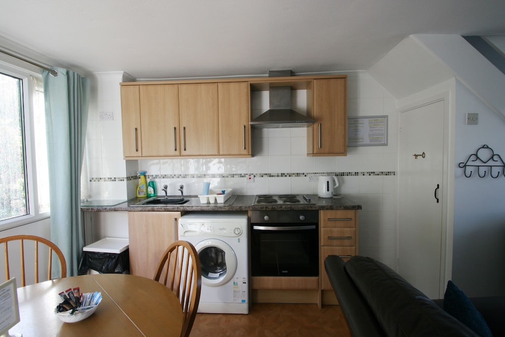 Freshwater Bay Holiday Cottages 45/50