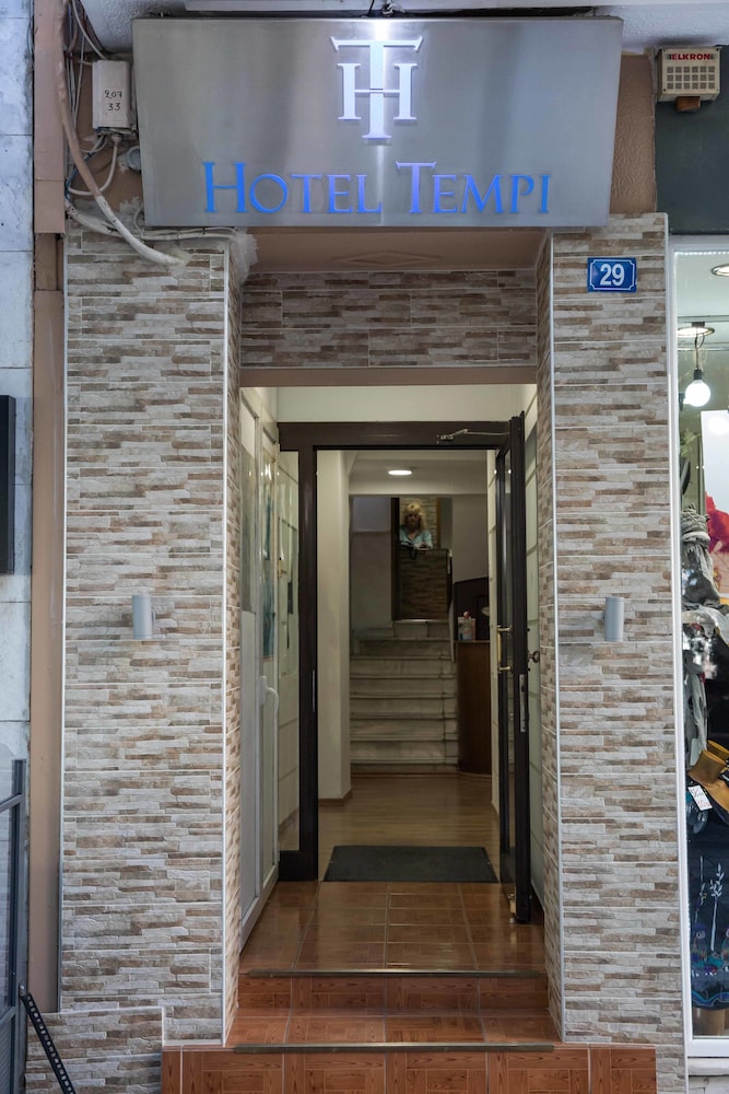 Tempi Hotel 7/38