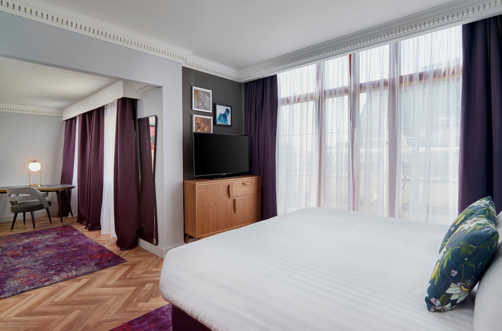 Junior Suite, Studio, Queen Bed
