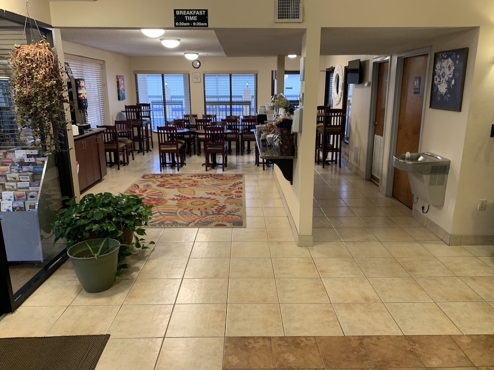 Carolina Inn Suites At Lake Norman 26/34
