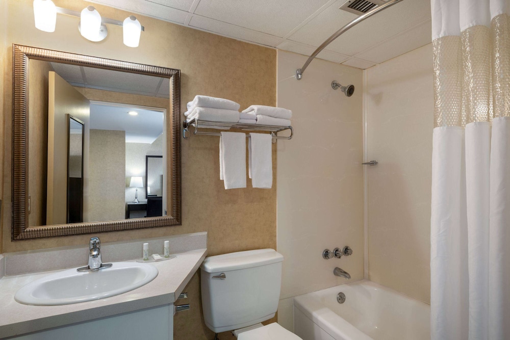 Travelodge by Wyndham Prince Albert 28/29