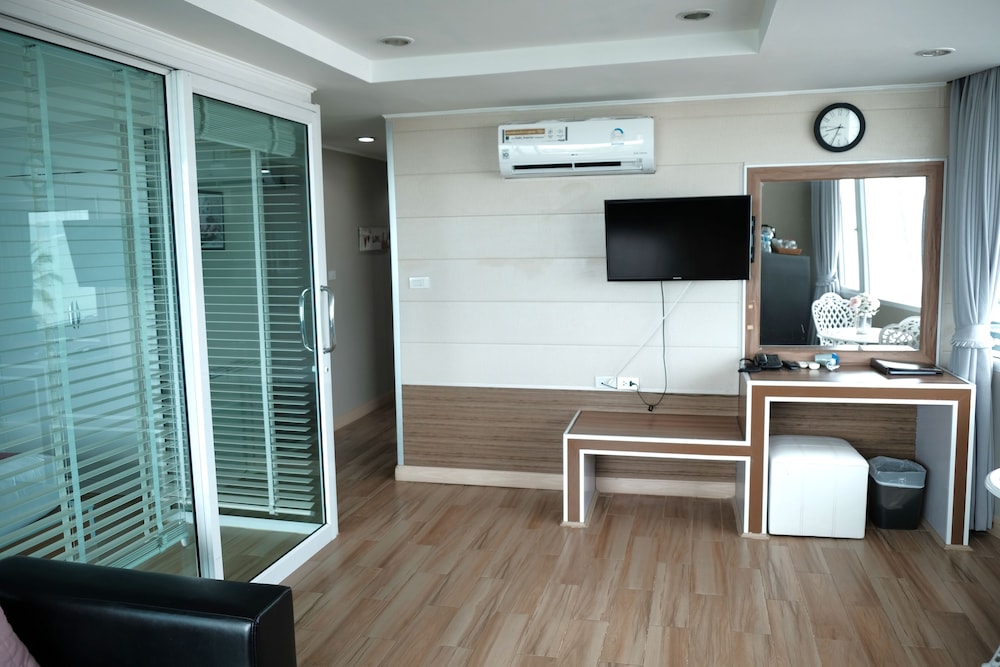 The Beach Front Resort Pattaya 54/87